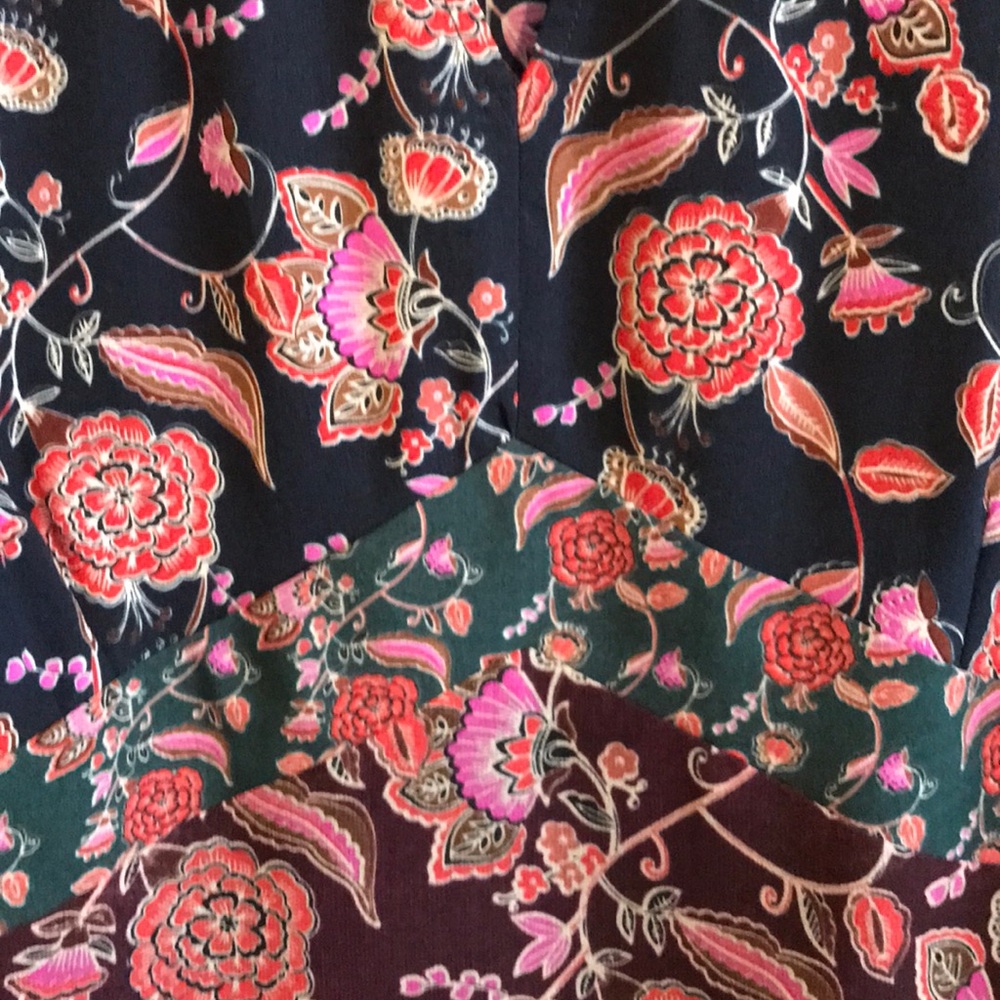 SALE!!! NWOT CAbi Festive Dress - Picture 5 of 9